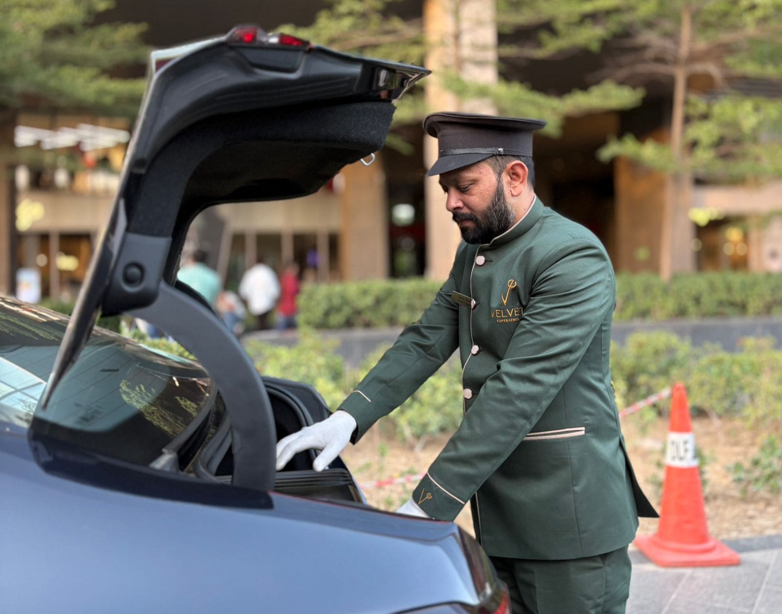 White-Gloved Trained Chauffeurs